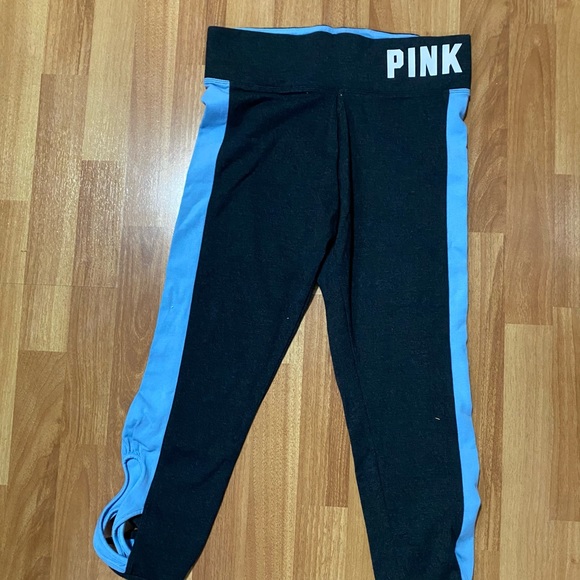 Victoria’s Secret cropped leggings - Picture 3 of 3